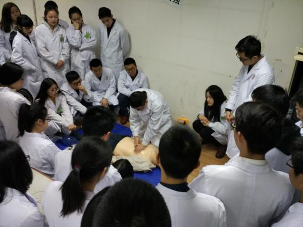 CPR培训.jpg
